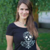 Geplottetes T-Shirt der Plotterdatei Rockabilly Skull Totenkopf mit Schwalben Plotterdatei Rockabilly Skull Totenkopf mit Schwalben