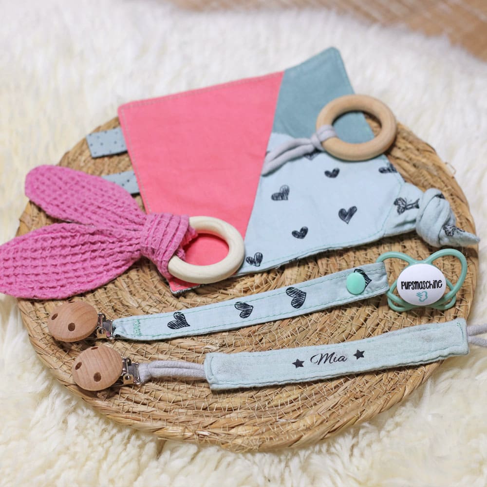 Beißring, Schnullerband und Knistertuch selber nähen